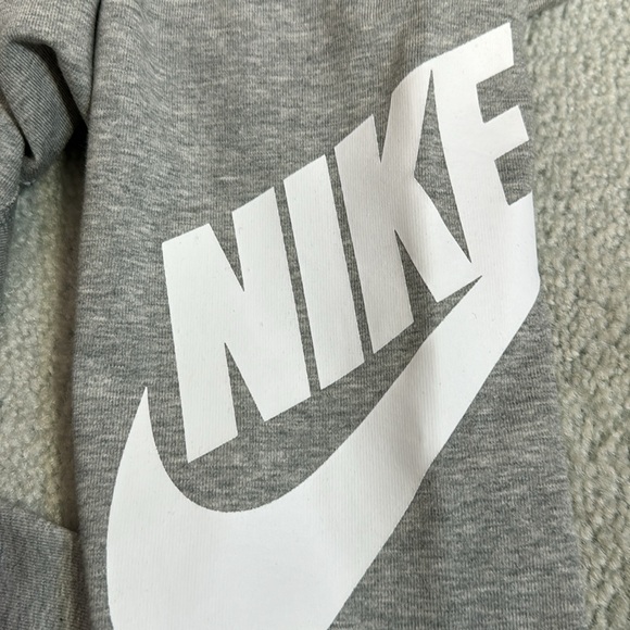 New with tags: Nike women’s tight fit, high-rise, full length leggings, size XS - Picture 3 of 7